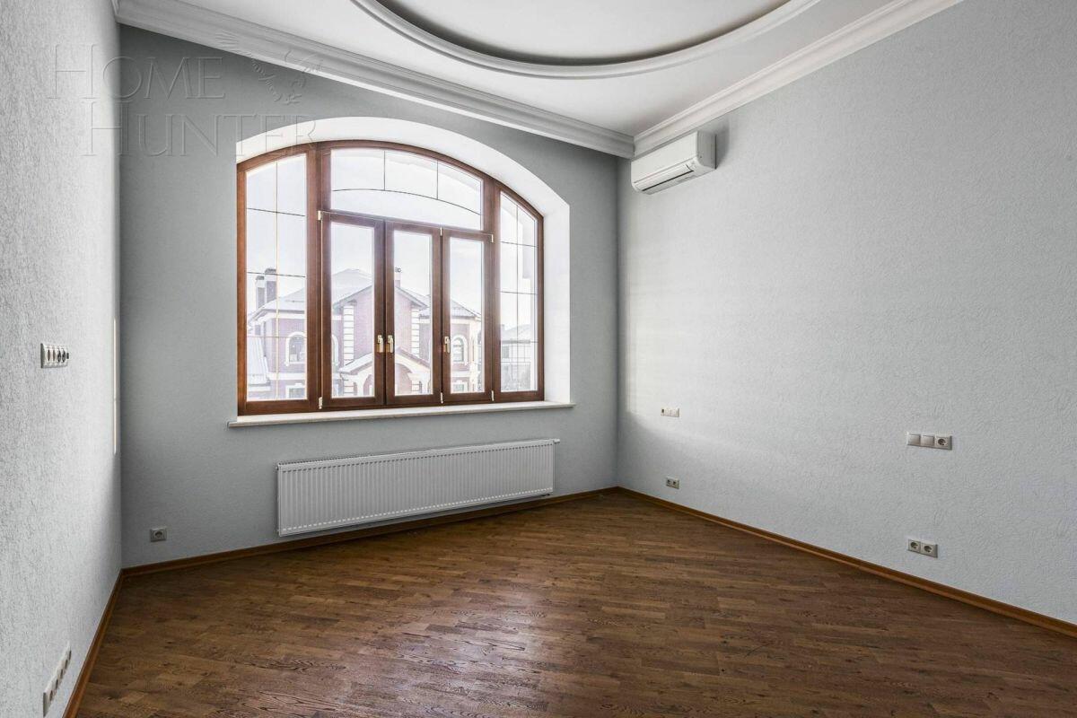 2-этажный коттедж 1 000 м² с отделкой