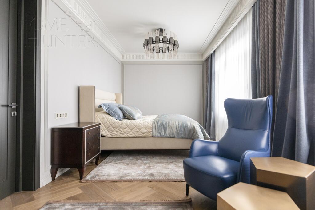 3-этажный коттедж 1 100 м² с отделкой