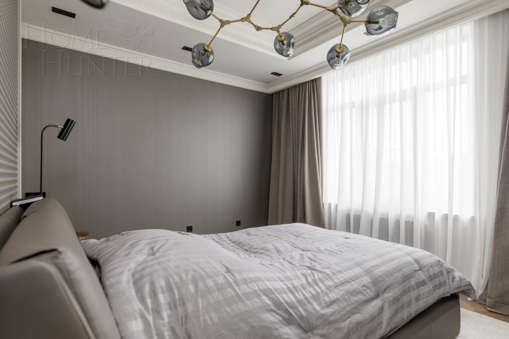 3-этажный коттедж 1 100 м² с отделкой