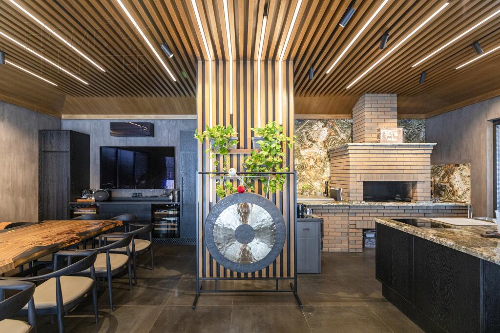 3-этажный коттедж 1 100 м² с отделкой