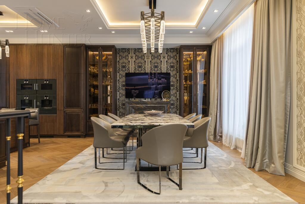 3-этажный коттедж 1 100 м² с отделкой