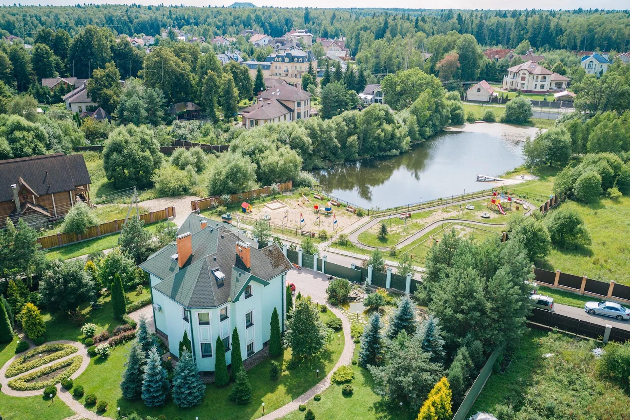 Участок 51.6 сот. в охраняемом поселке