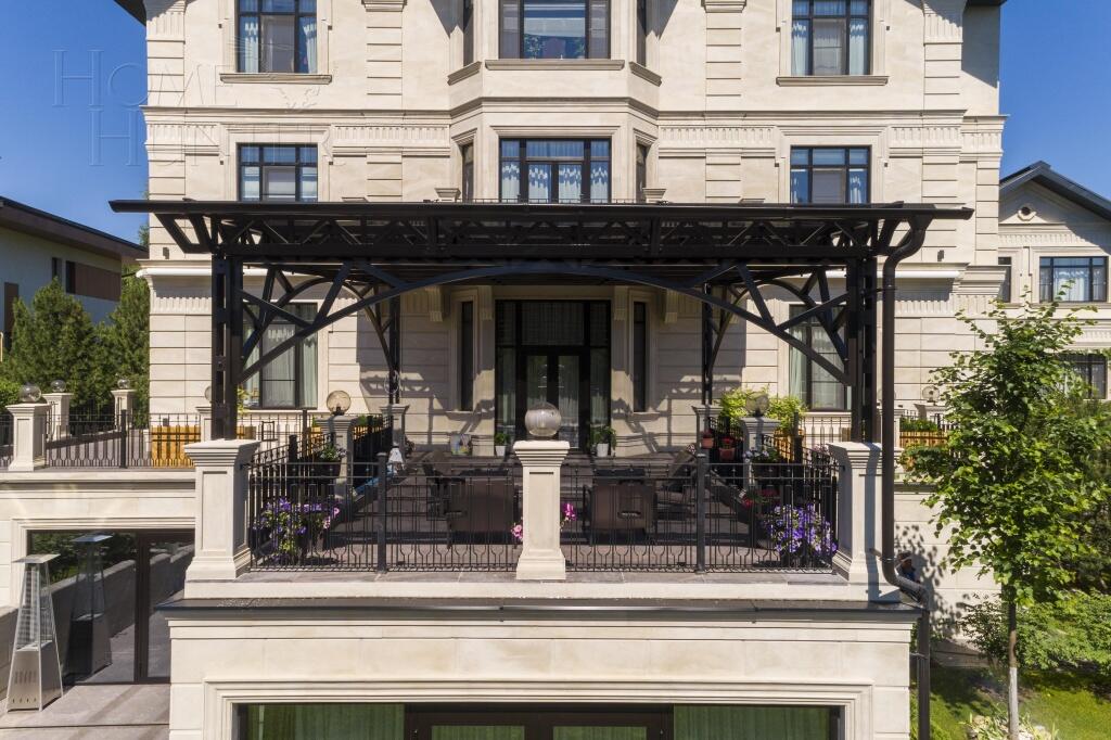 3-этажный коттедж 1 100 м² с отделкой