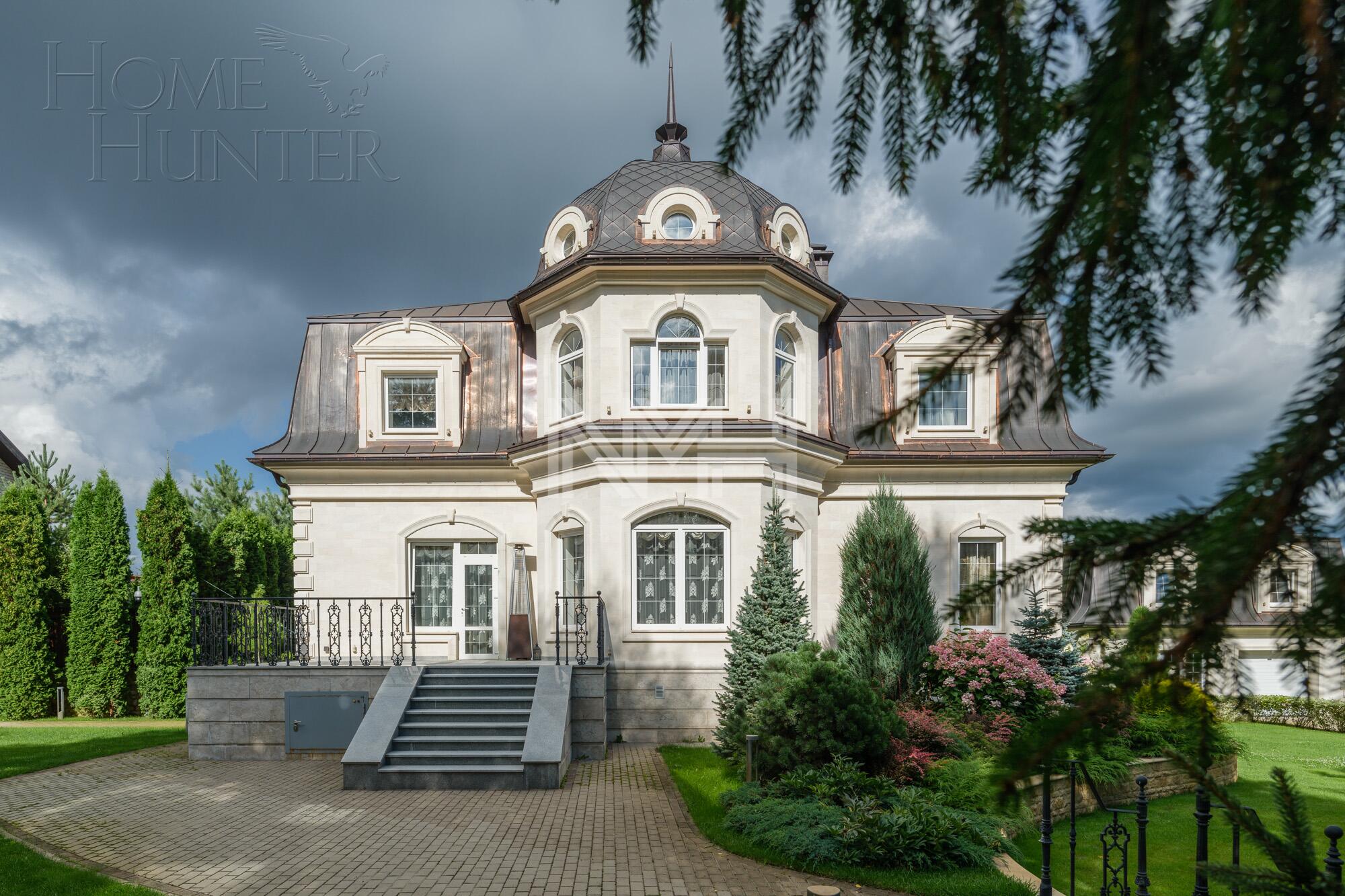 2-этажный коттедж 300 м² с отделкой