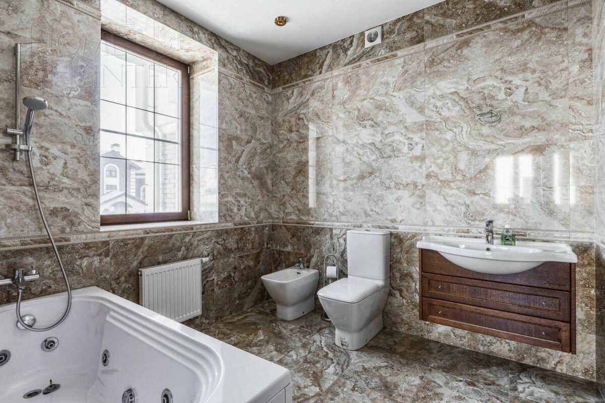 2-этажный коттедж 1 000 м² с отделкой