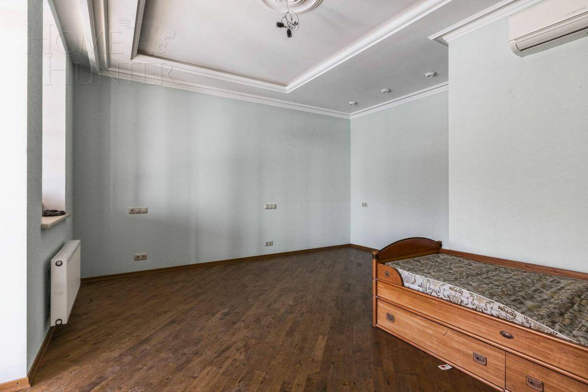 2-этажный коттедж 1 000 м² с отделкой