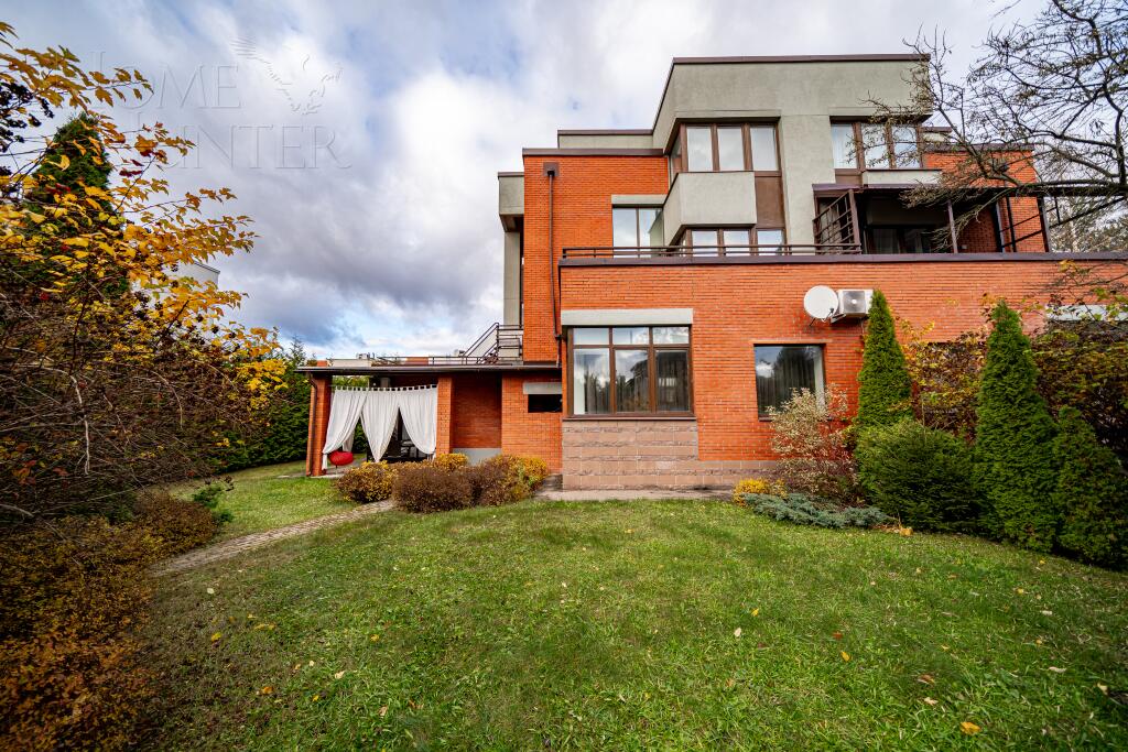 2-этажный таунхаус 500 м² с отделкой