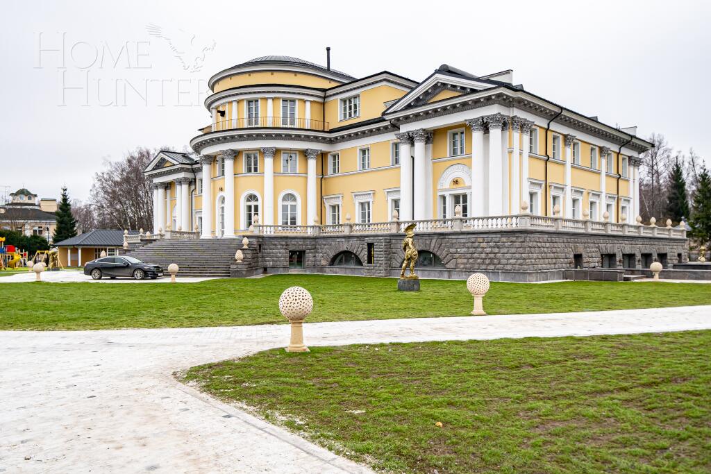 3-этажный коттедж 3 340 м² с отделкой