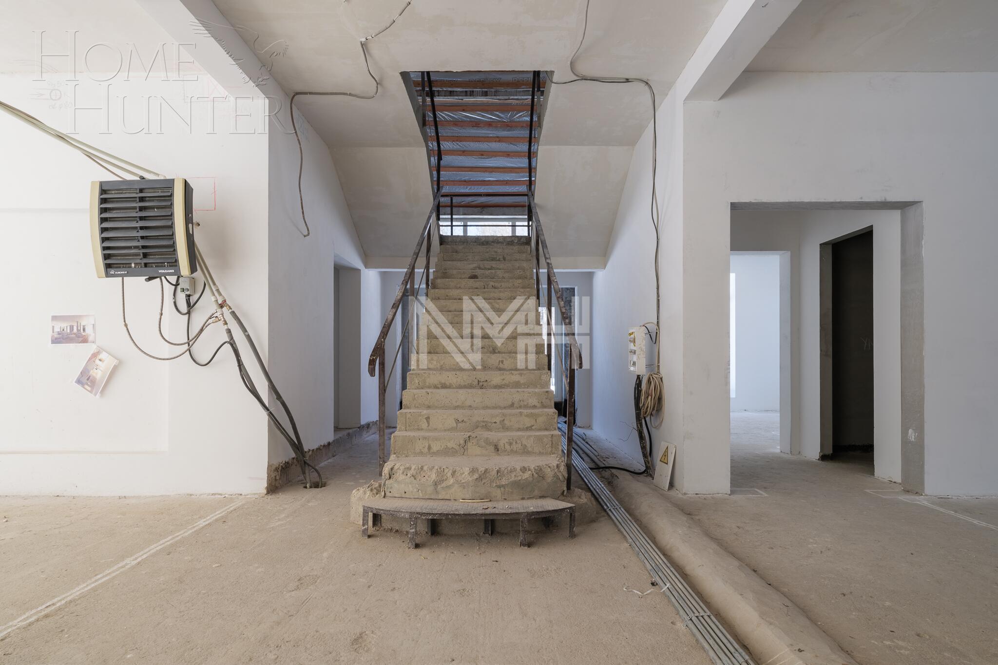 2-этажный коттедж 1 660 м² без отделки