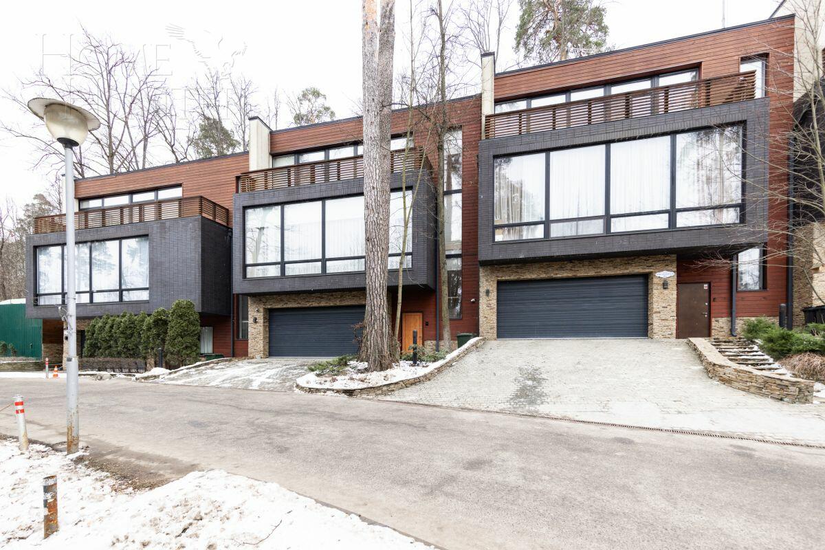 2-этажный таунхаус 430 м² с отделкой