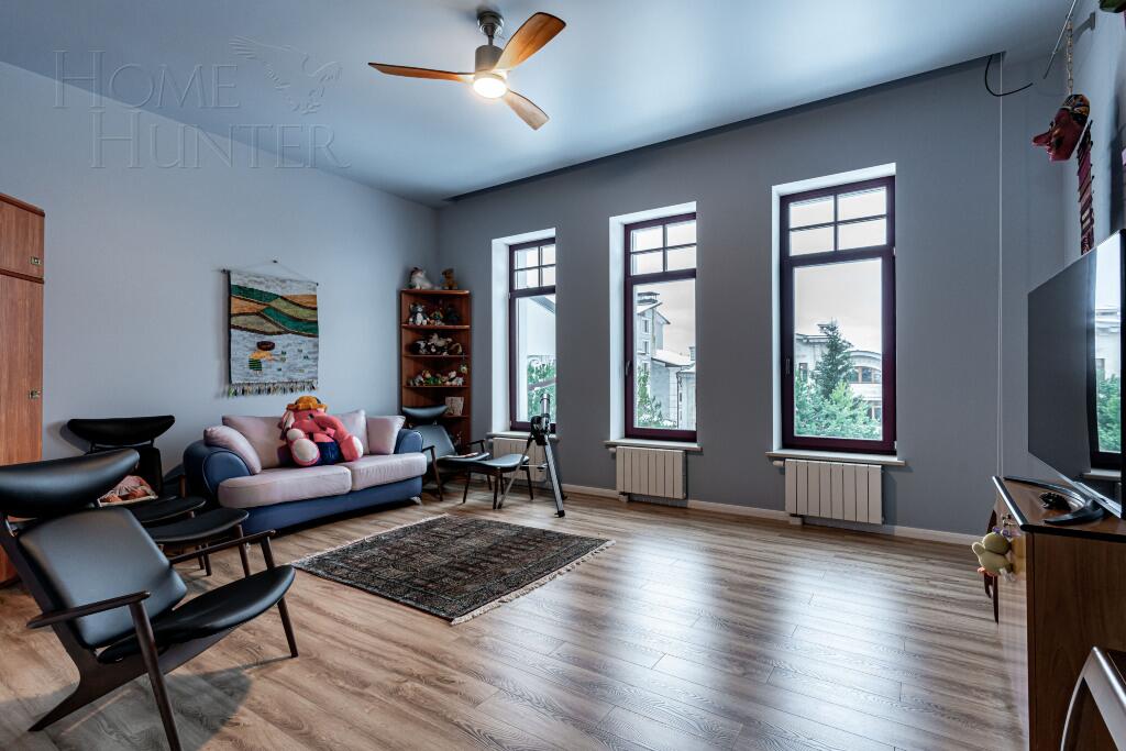 3-этажный коттедж 1 300 м² с отделкой