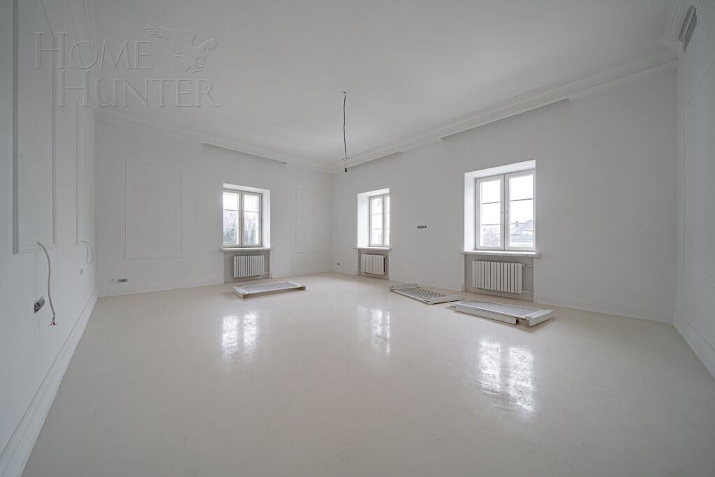 3-этажный коттедж 3 340 м² с отделкой