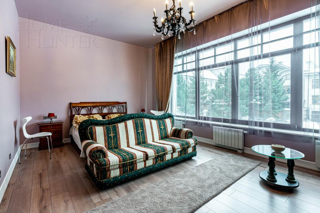 3-этажный коттедж 1 300 м² с отделкой