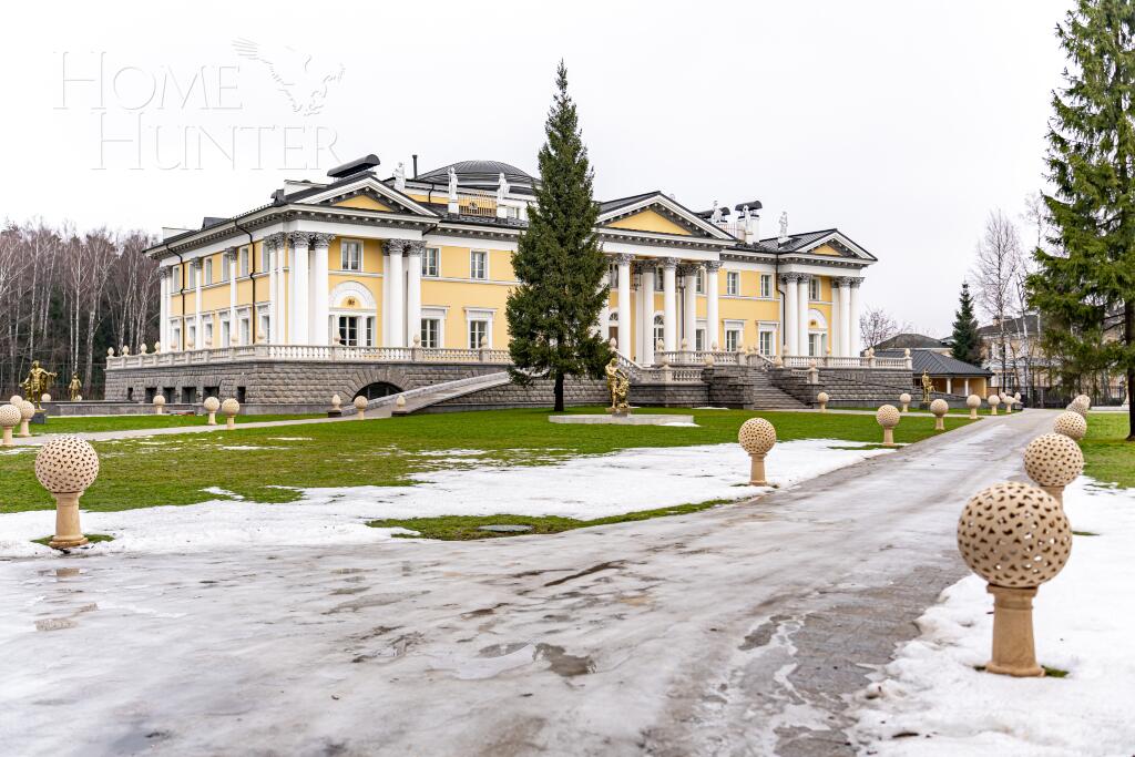 3-этажный коттедж 3 340 м² с отделкой