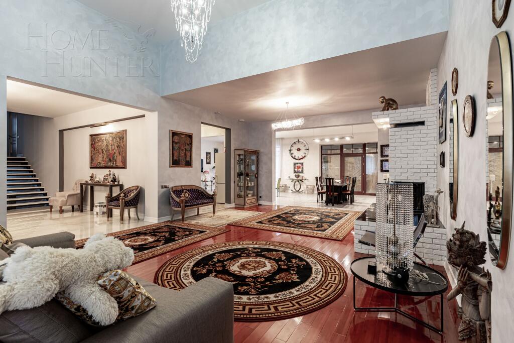 3-этажный коттедж 1 300 м² с отделкой