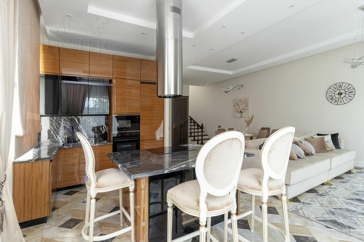 3-этажный таунхаус 224 м² с отделкой