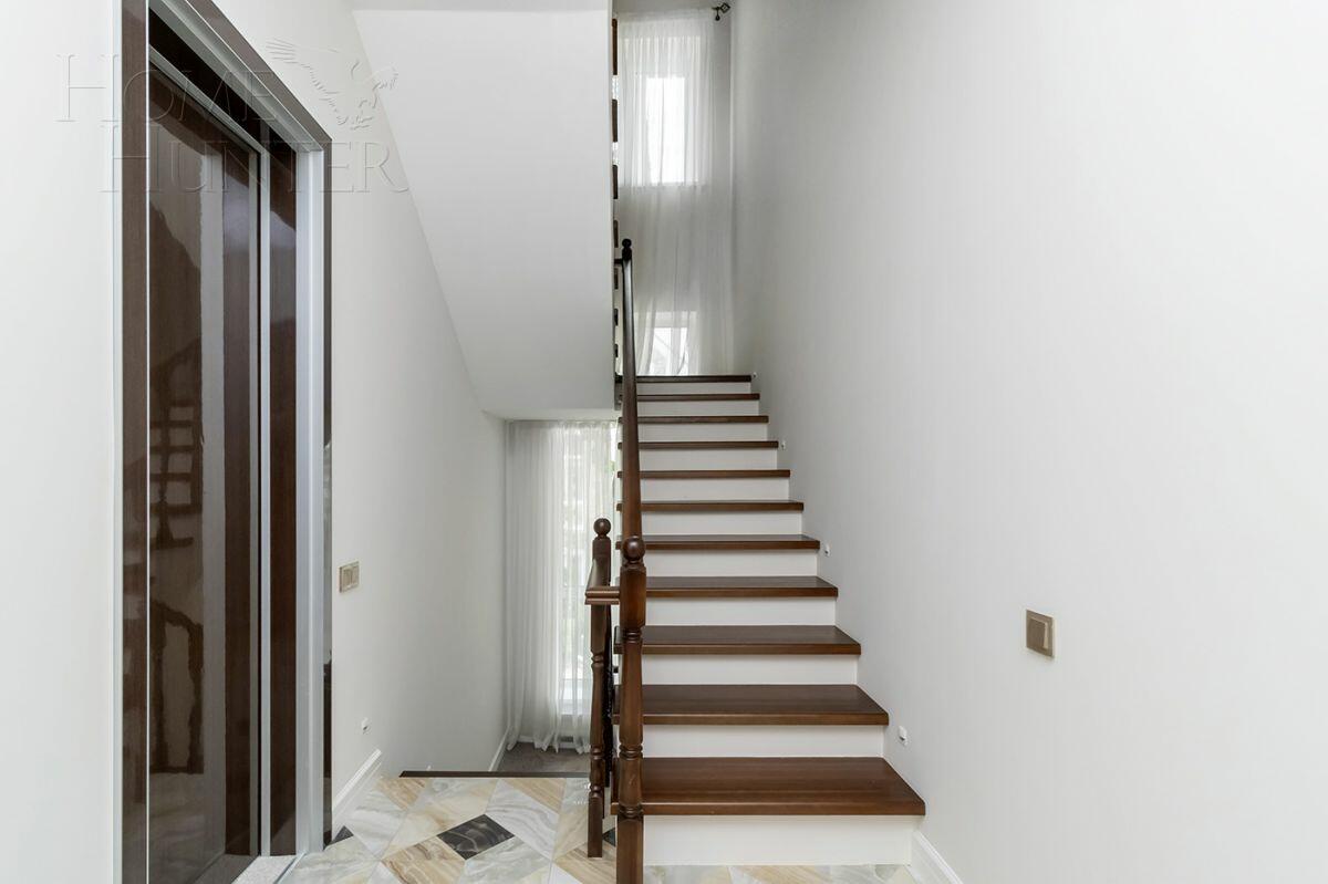 3-этажный таунхаус 224 м² с отделкой