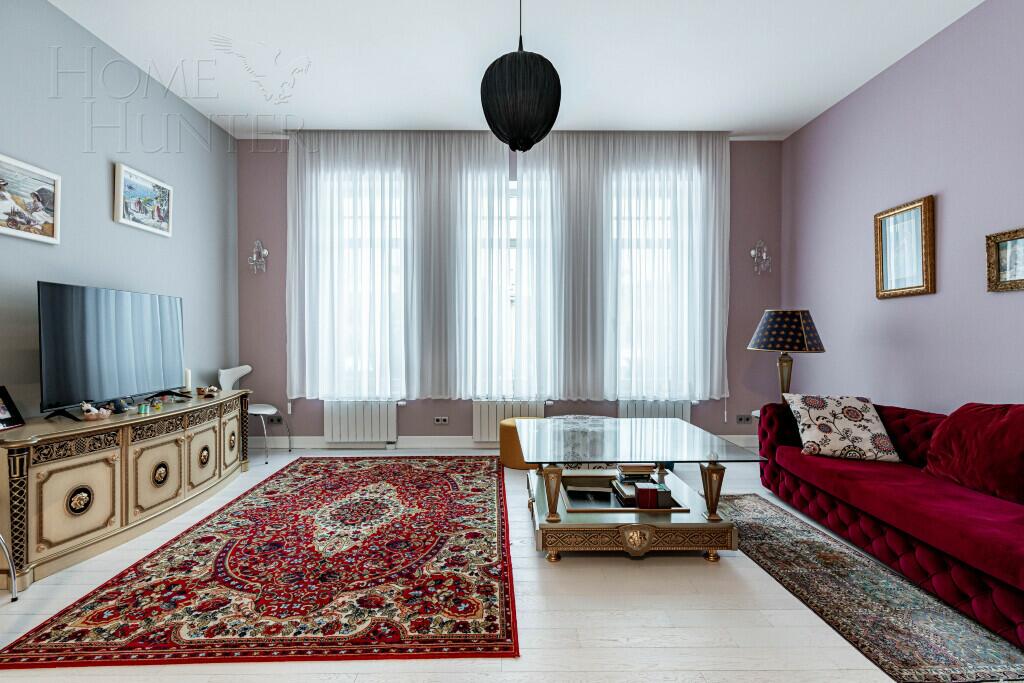3-этажный коттедж 1 300 м² с отделкой