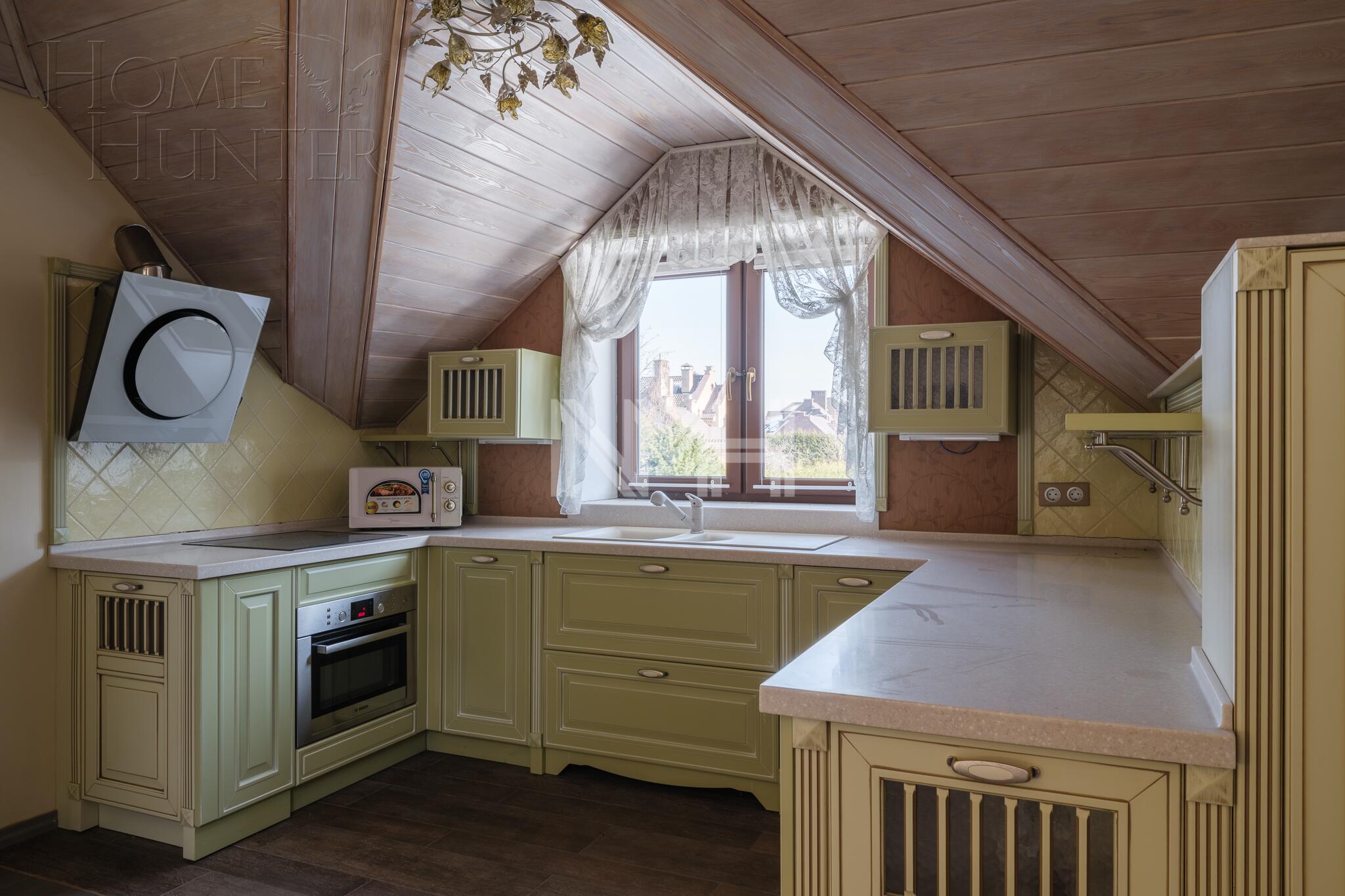 2-этажный коттедж 1 660 м² без отделки