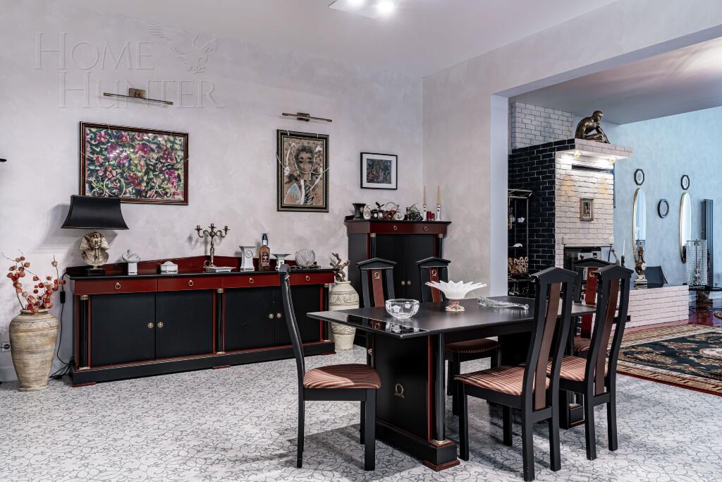 3-этажный коттедж 1 300 м² с отделкой