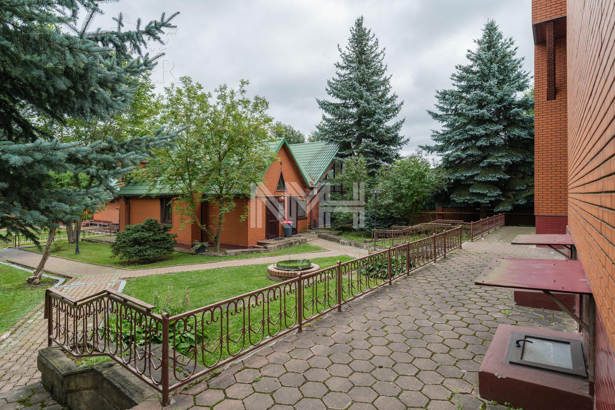 2-этажный коттедж 490 м² с отделкой