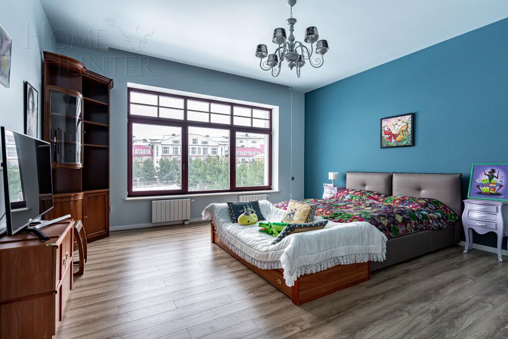 3-этажный коттедж 1 300 м² с отделкой