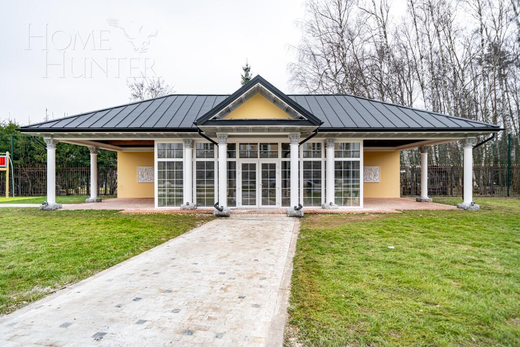 3-этажный коттедж 3 340 м² с отделкой