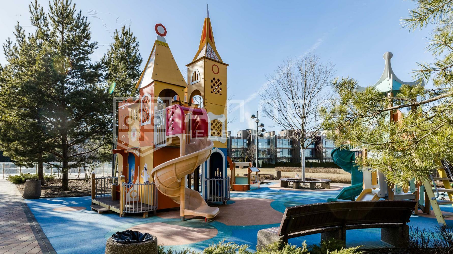 3-этажный таунхаус 170 м² без отделки