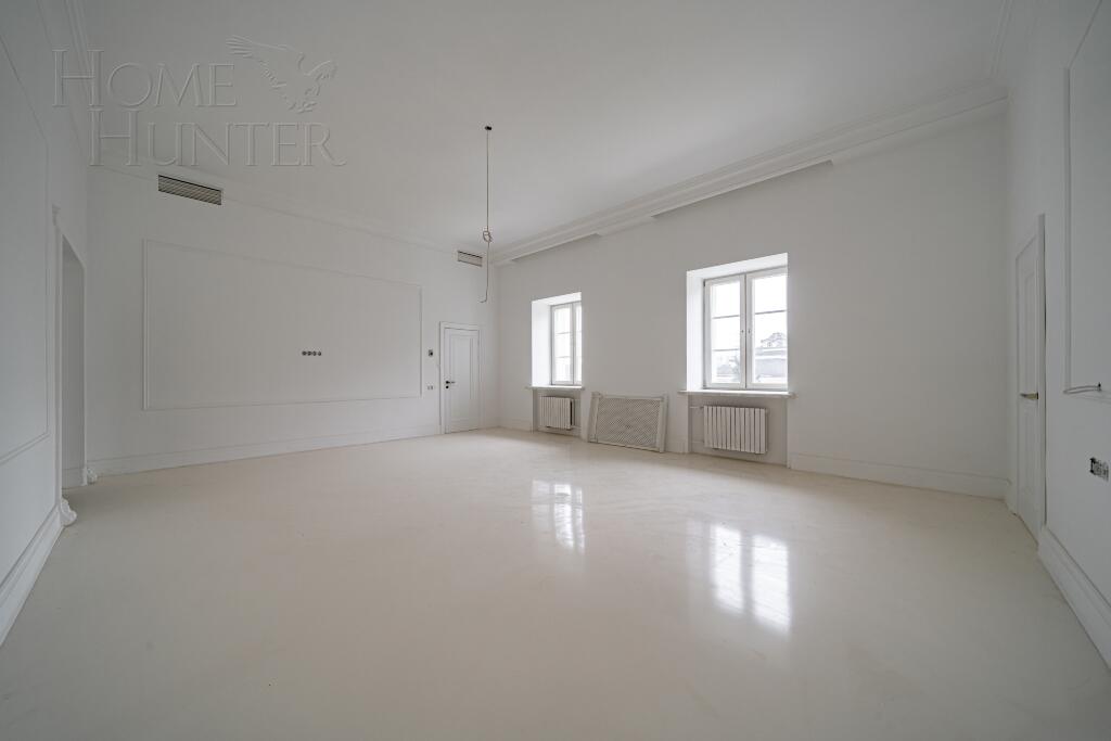 3-этажный коттедж 3 340 м² с отделкой