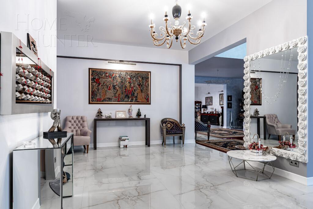 3-этажный коттедж 1 300 м² с отделкой