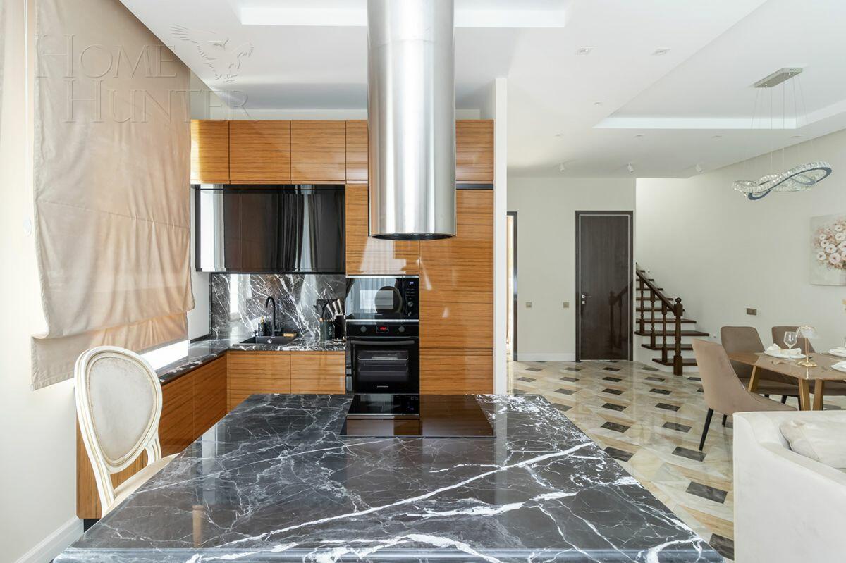 3-этажный таунхаус 224 м² с отделкой