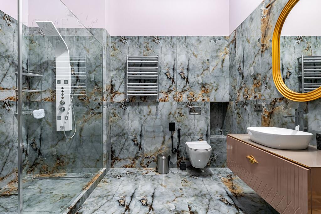 3-этажный коттедж 1 300 м² с отделкой
