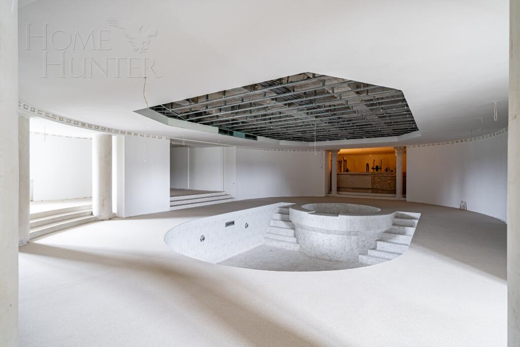 3-этажный коттедж 3 340 м² с отделкой