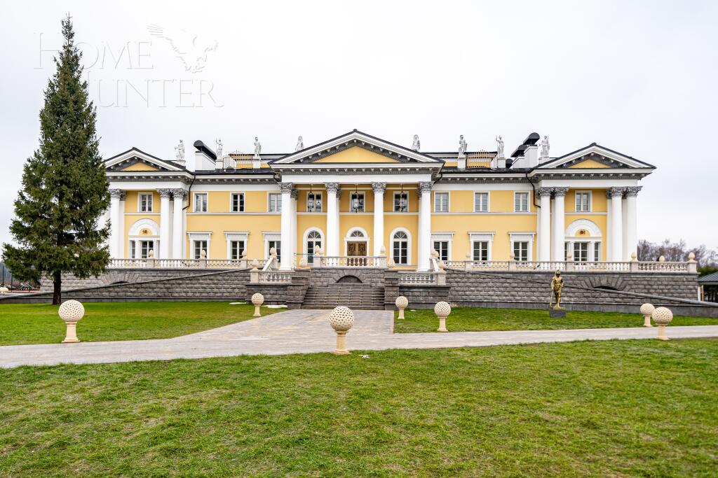 3-этажный коттедж 3 340 м² с отделкой