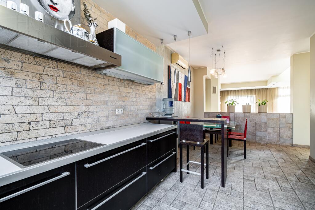 2-этажный таунхаус 500 м² с отделкой