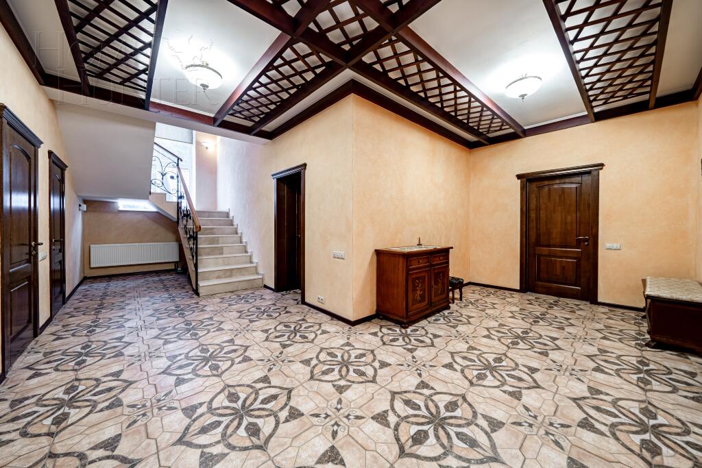 2-этажный коттедж 342 м² с отделкой