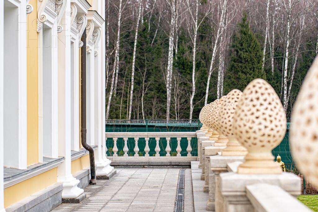 3-этажный коттедж 3 340 м² с отделкой