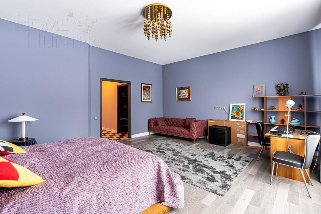 3-этажный коттедж 1 300 м² с отделкой
