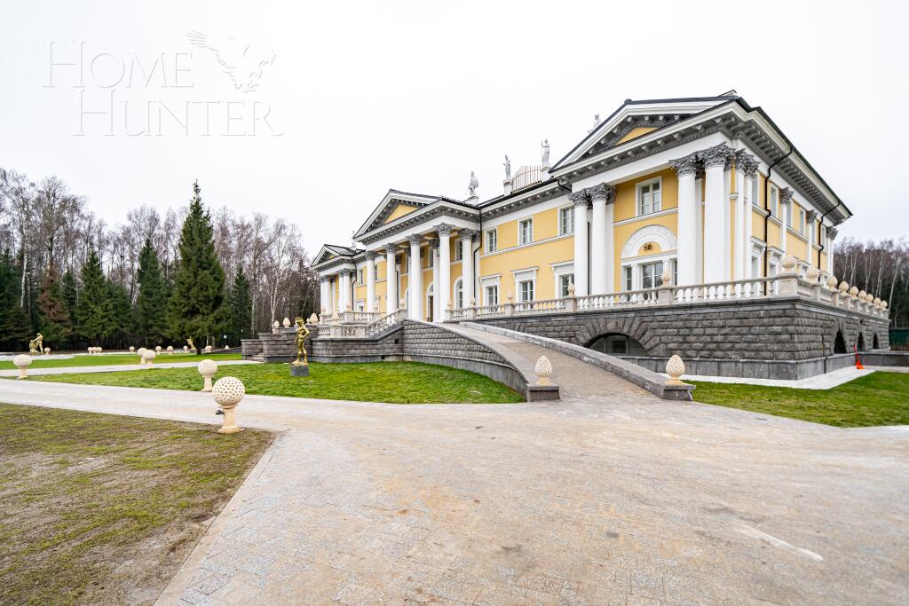 3-этажный коттедж 3 340 м² с отделкой