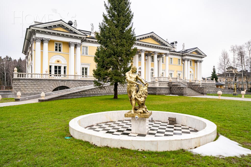 3-этажный коттедж 3 340 м² с отделкой