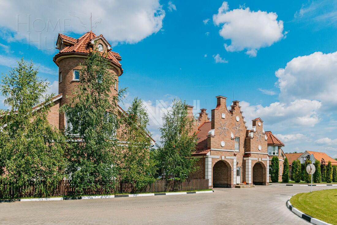 2-этажный коттедж 1 660 м² без отделки
