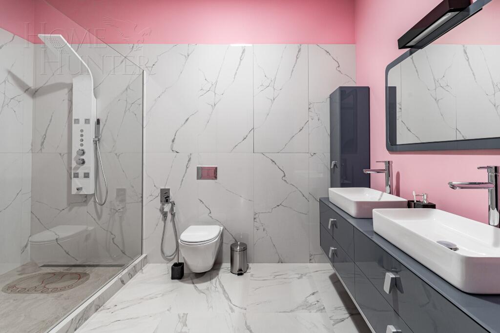 3-этажный коттедж 1 300 м² с отделкой