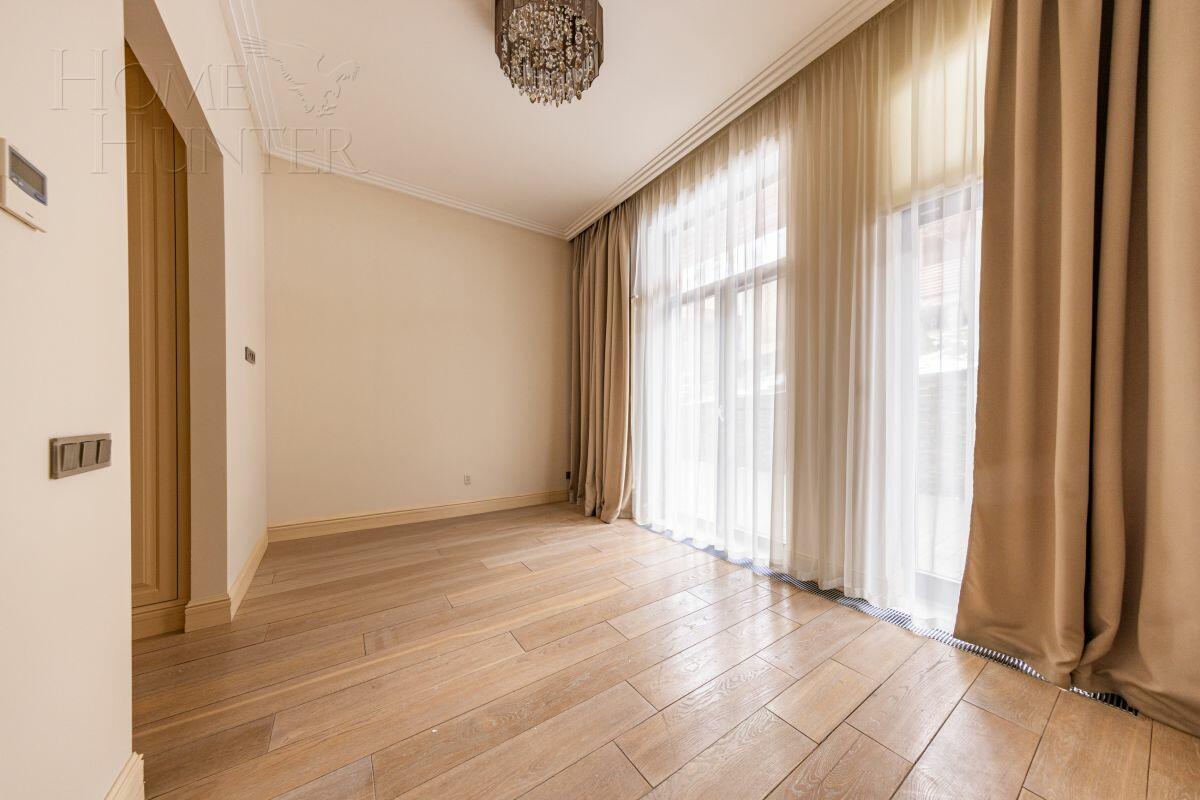 3-этажный таунхаус 340 м² с отделкой