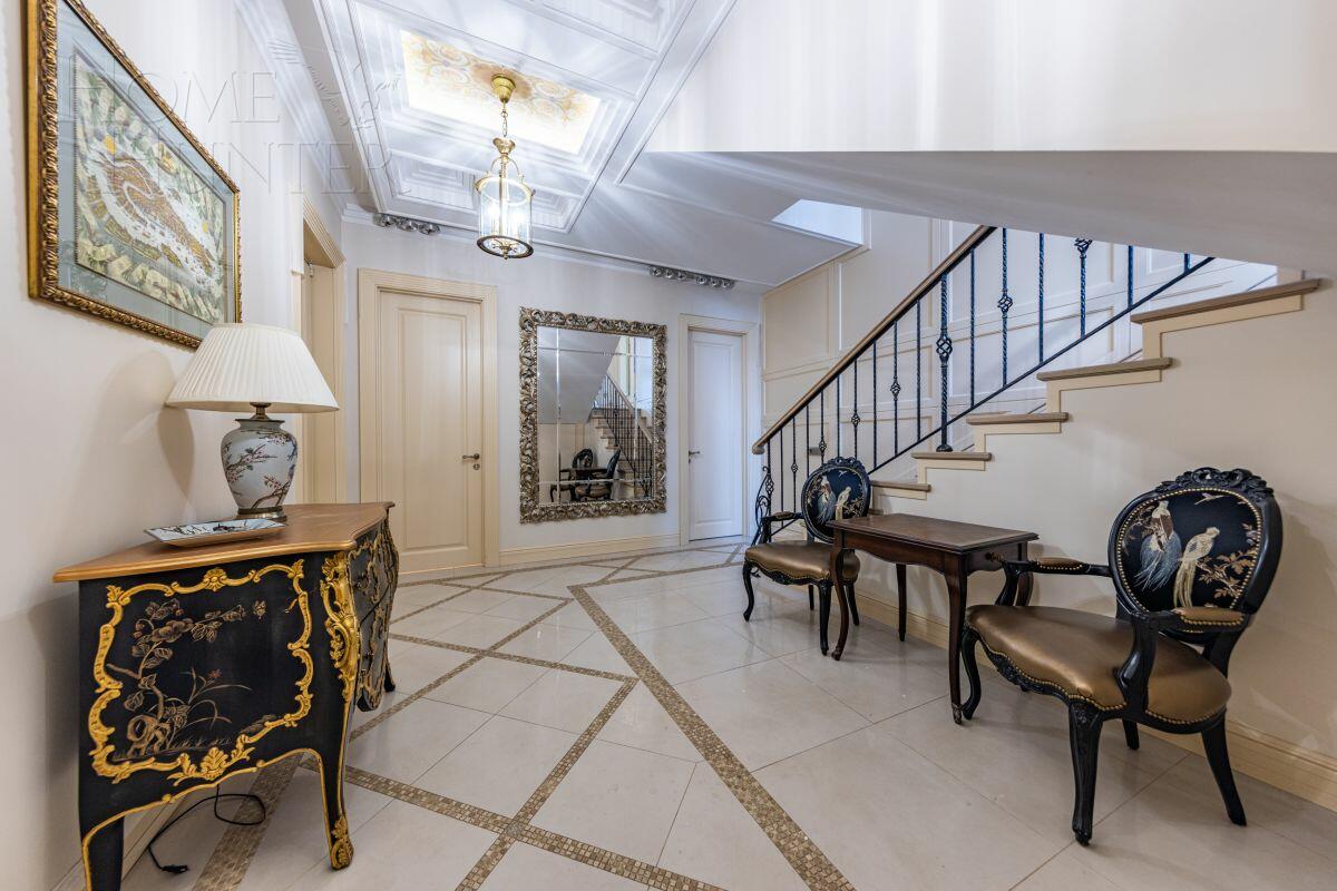 3-этажный таунхаус 340 м² с отделкой