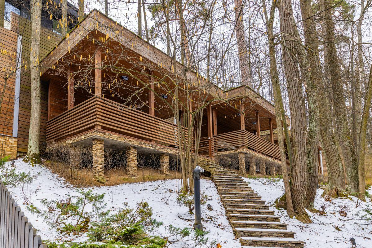 3-этажный таунхаус 340 м² с отделкой