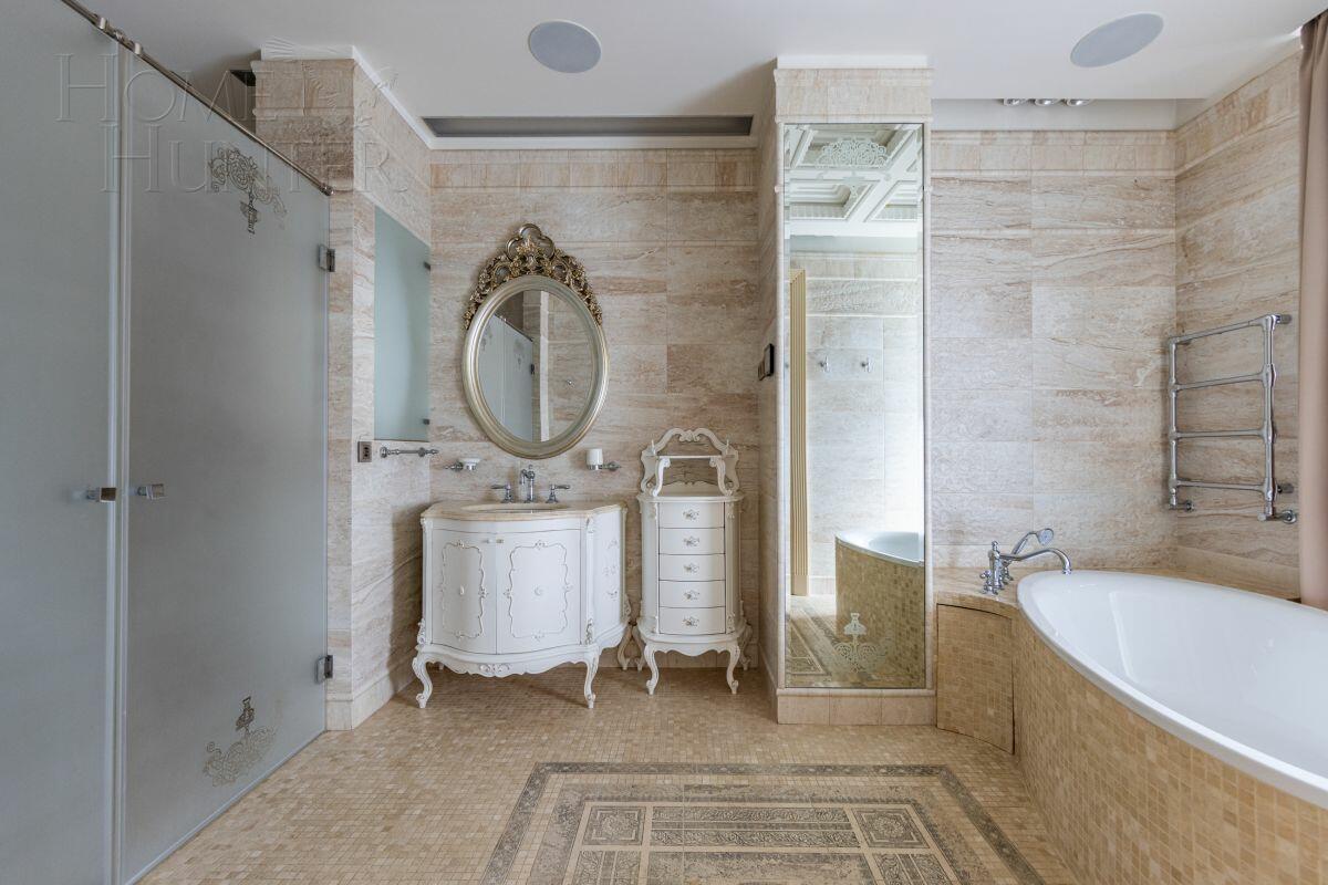 3-этажный таунхаус 340 м² с отделкой