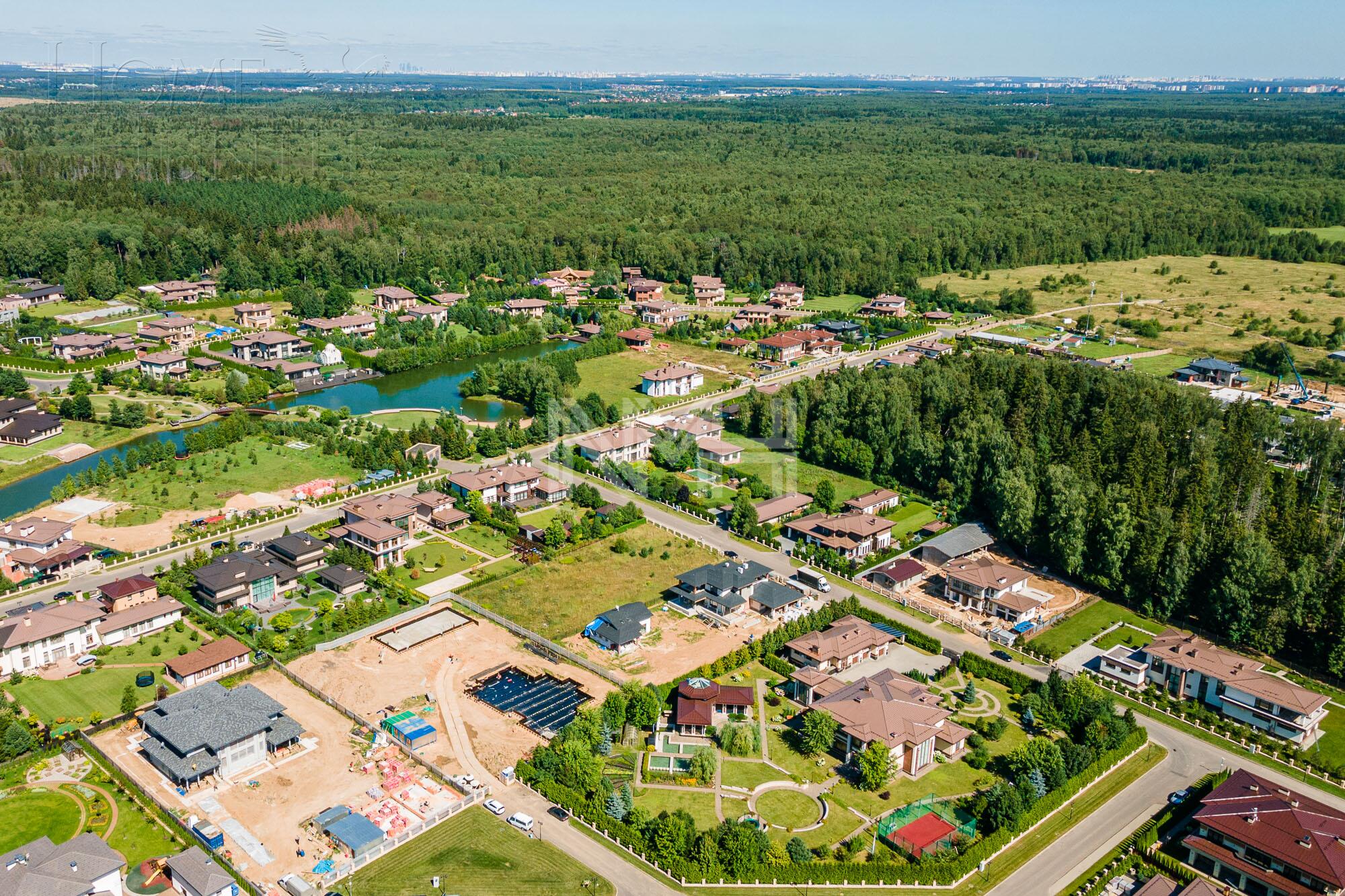 2-этажный коттедж 1 638 м² без отделки