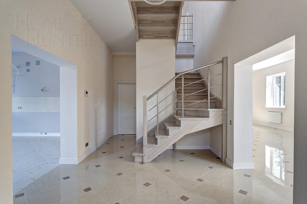 2-этажный коттедж 450 м² с отделкой