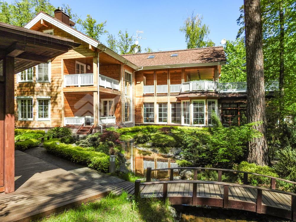 2-этажный коттедж 1 300 м² с отделкой