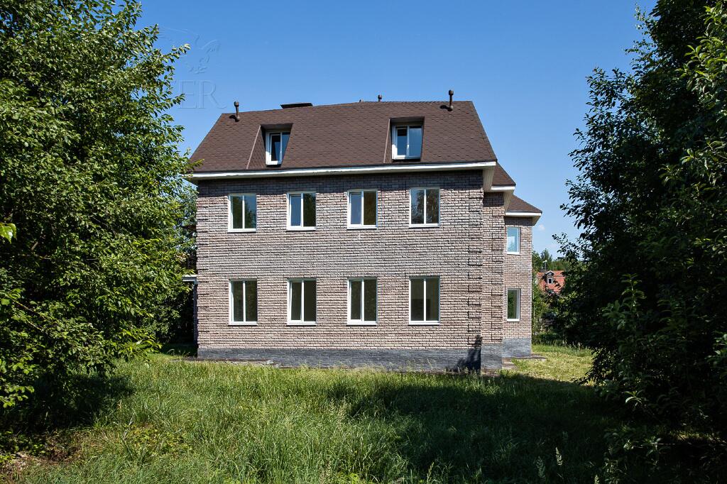 2-этажный коттедж 450 м² с отделкой